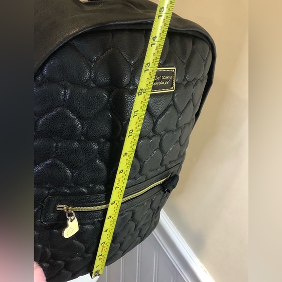BETSEY JOHNSON Quilted Black Heart Backpack Floral Lining & NEW Pom Pom Heart - Picture 9 of 15